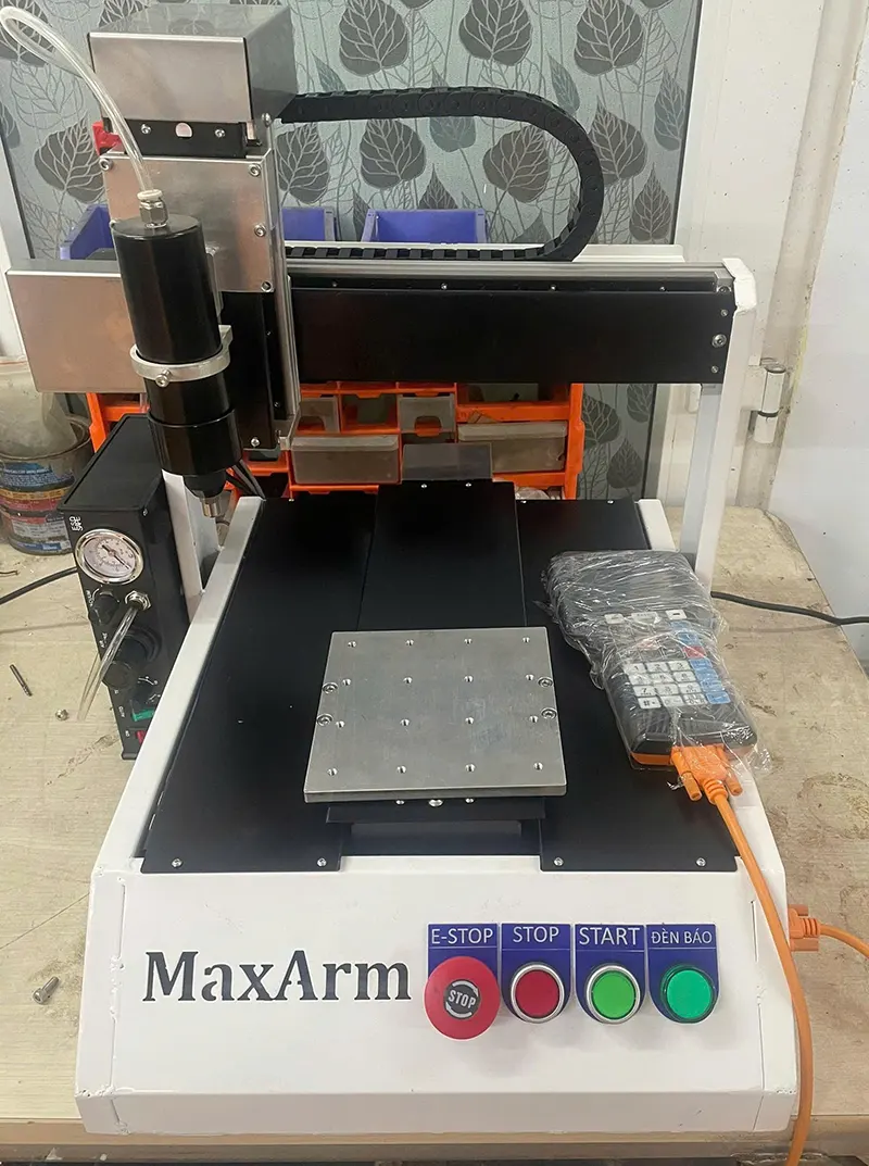 máy dán keo cnc